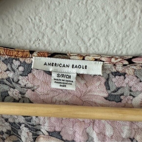 American Eagle Black Floral Wrap Blouse Women’s Size Small Romantic Boho - Picture 8 of 10